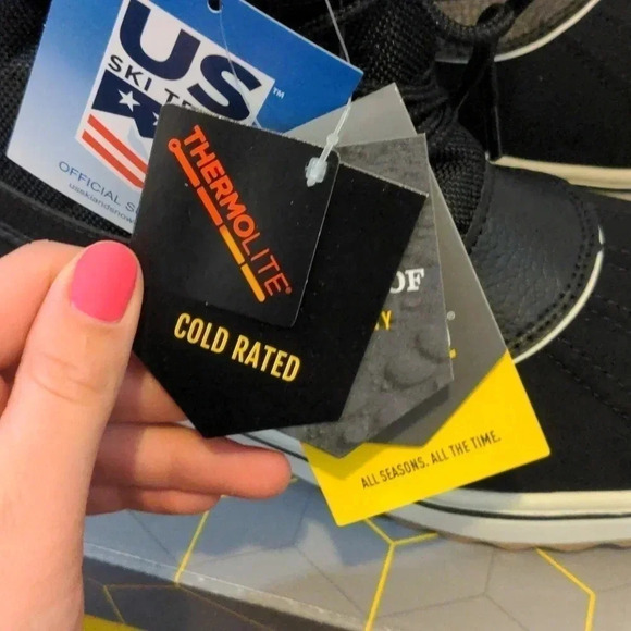 Khombu Women's Ruby Short Lace-up Winter Snow Boot - Picture 7 of 10